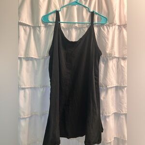 2 dresses one black & one green . Black one is unversal